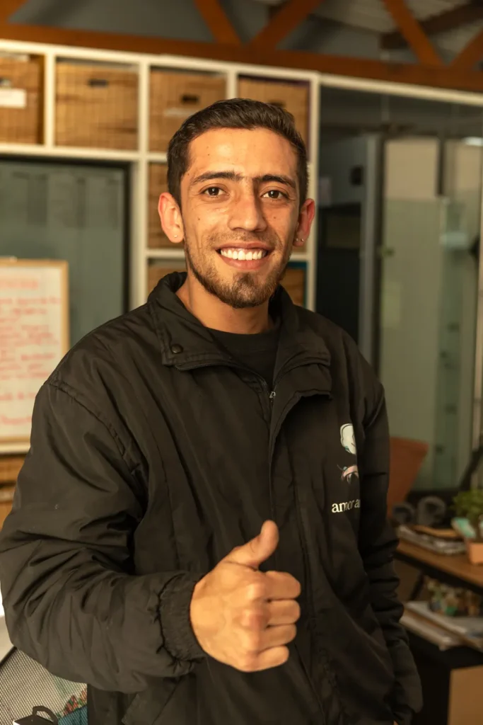 Iván Delgadillo, conductor en El Bosque Canino