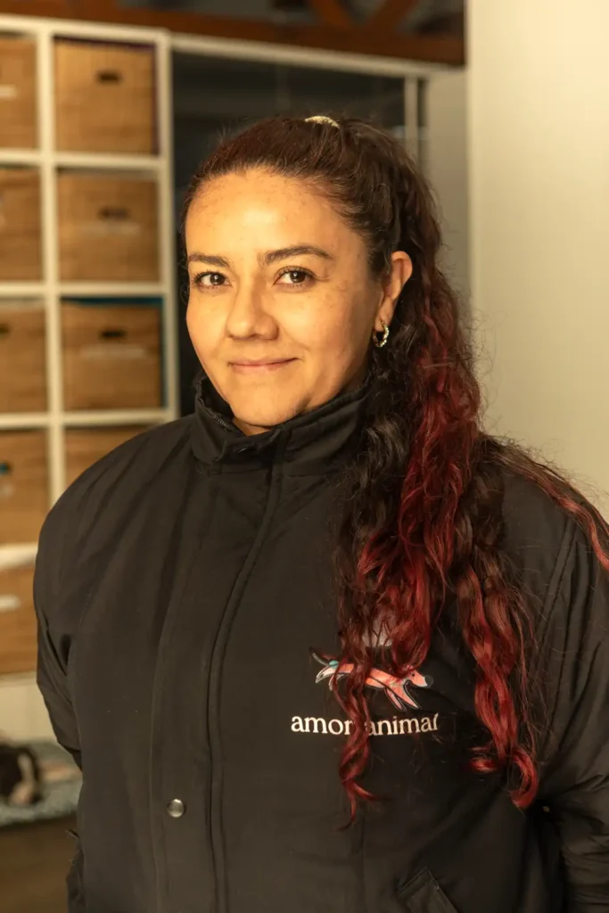 Janeth Beltrán, equipo administrativo de El Bosque Canino