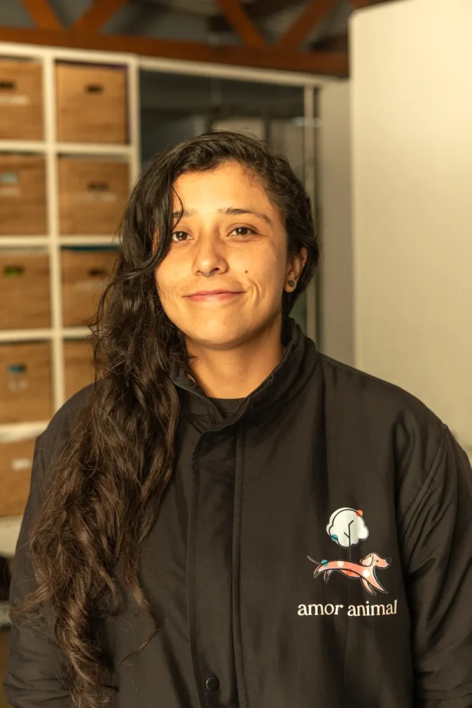 Leidy Pirachican, entrenadora junior de El Bosque Canino